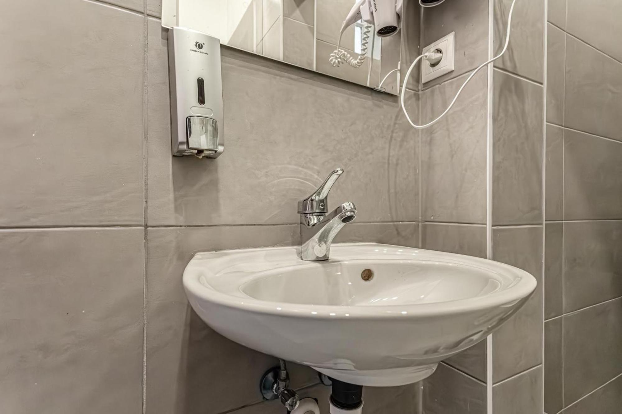 Lovely 1Br Apt. Near Akh Hospital Wien Exterior foto